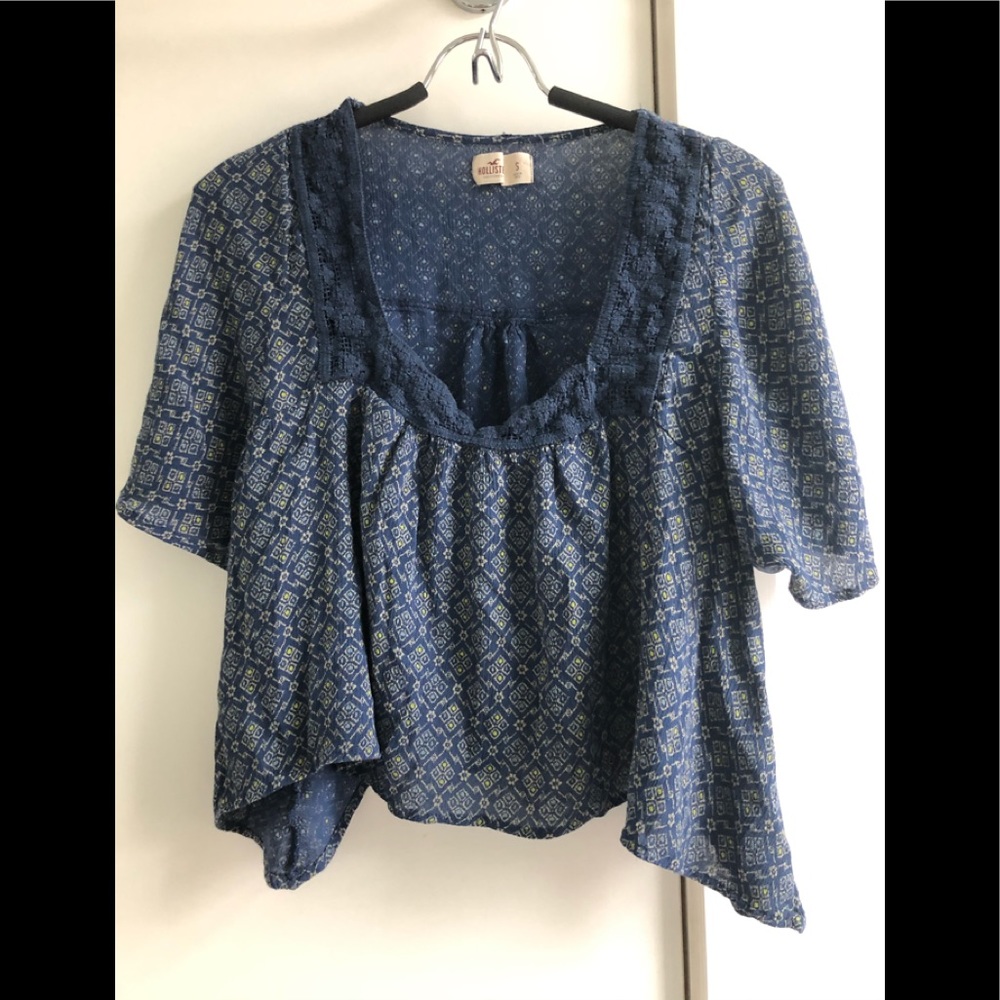 Sz small Hollister peasant blouse